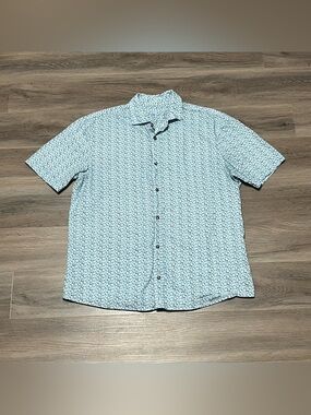 Johnnie O Men's Large Button Up Shirt Blue Floral Featherweight 100% Cotton